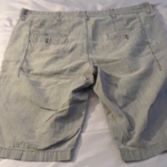 Size 33 casual gray cargo light wait shorts - Picture 8 of 11